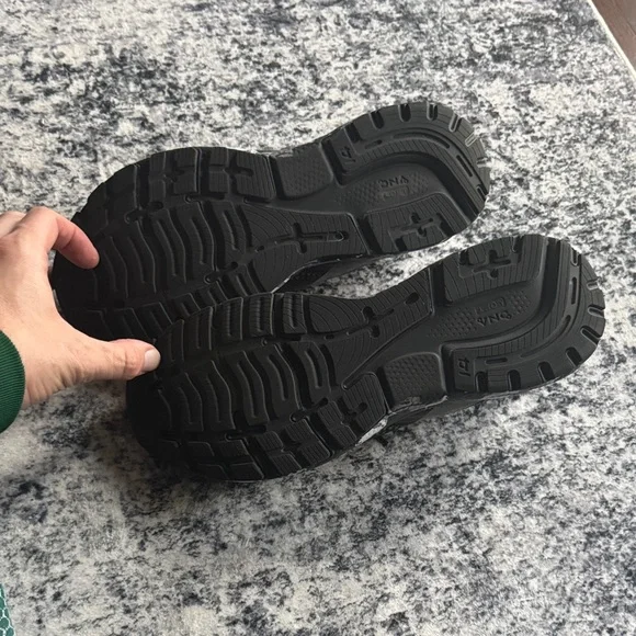 Brooks Ghost 14 size 13 men’s Black and White Sneakers - Picture 7 of 10